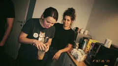 Životná historka: Nová kolegyňa sa spýtala na šéfa a v kuchynke nastalo ticho