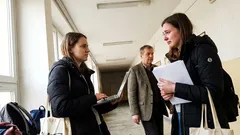 Životná historka: Spolužiačka odovzdala svoju seminárku. Keď začala prezentovať, zamrzol mi úsmev