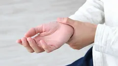 Prečo nám v skutočnosti tŕpnu končatiny: 5 dôvodov, ktoré netreba ignorovať