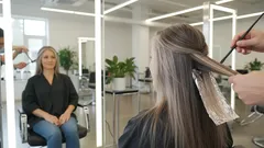 Ako zakryť šediny bez poškodenia vlasov? Jednoduchý návod a prírodné metódy