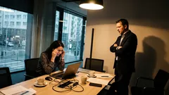 Životná historka: Na porade som vytiahla čísla. Usmial sa a povedal jednu vetu