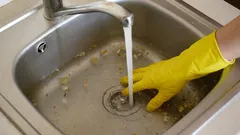 Stačí jedna tabletka a vriaca voda – upchatie zmizne okamžite: jednoduchý domáci spôsob