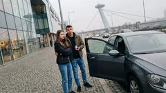 Krátky príbeh: V ľavom vrecku som mal prsteň, v spätnom zrkadle koniec