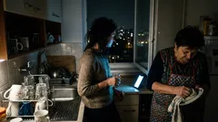 Životná historka: Umývala som poháre po párty a jeden mi nedal pokoj