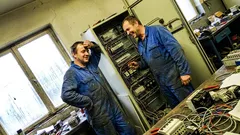 Životná historka: Rozvádzač fungoval na prvý pokus, ale na stole zostali tri súčiastky