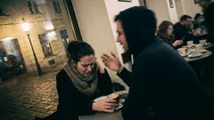 Životná historka: V kaviarni sa rozosmial nad jedným sloganom – a mne stuhla krv