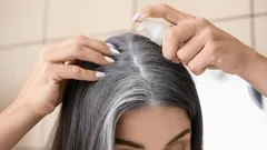 Čím prekryť šediny, keď farba nezaberá: 6 overených domácich prírodných receptov