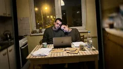 Životná historka: Myslela som si, že dospelosť sú len výplaty. Potom prišli poistky