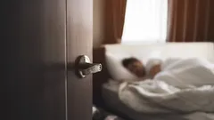 Otvorené dvere spálne v noci – psychológovia vysvetľujú, čo to hovorí o vašej osobnosti