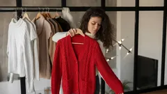 Oblečenie, ktoré vás nenápadne zostará o 10 rokov – skontrolujte, či ho nemáte v skrini