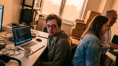 Životná historka: Jednu noc som chcel len dokončiť projekt… ráno ma čakalo ticho