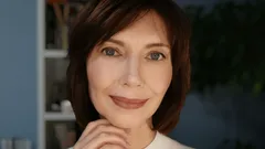 Líčenie, ktoré omladzuje: ako si správne maľovať pery po päťdesiatke